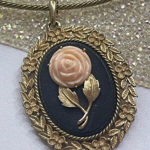 Elegant Gold and Black Floral Pendant Necklace